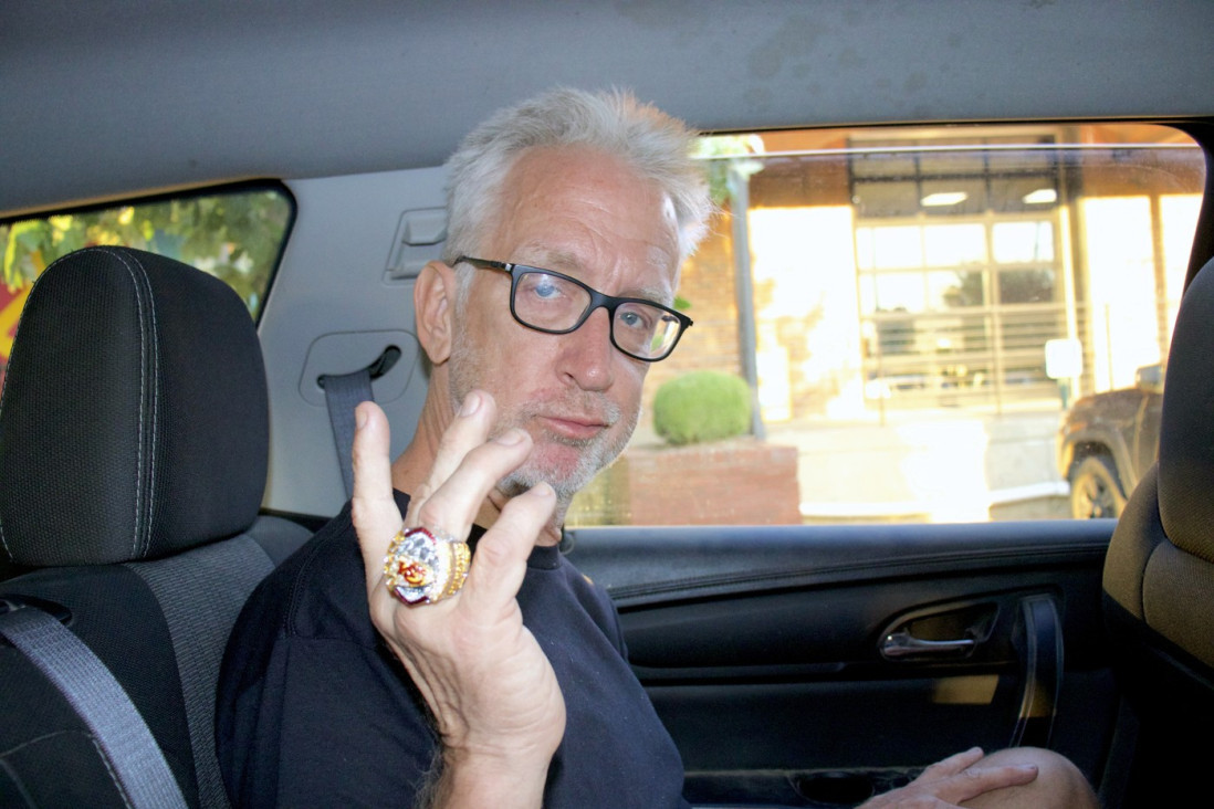 Komičar poplaveo od droge, nađen bez svesti ispred zgrade, a sad već napustio lečenje: Ne prestaje da zabrinjava!