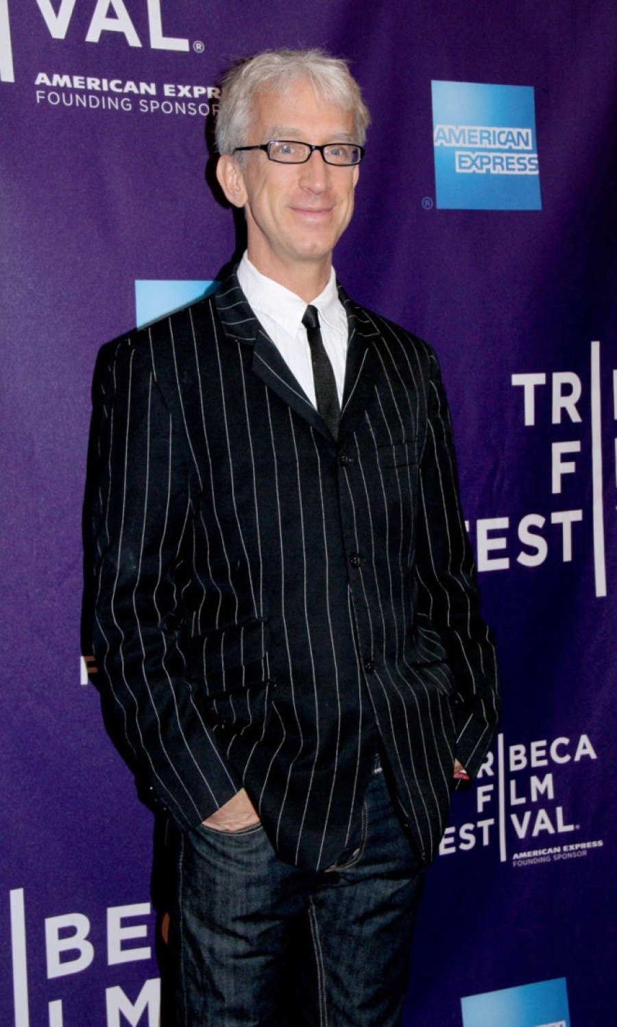 Komičar poplaveo od droge, nađen bez svesti ispred zgrade, a sad već napustio lečenje: Ne prestaje da zabrinjava!