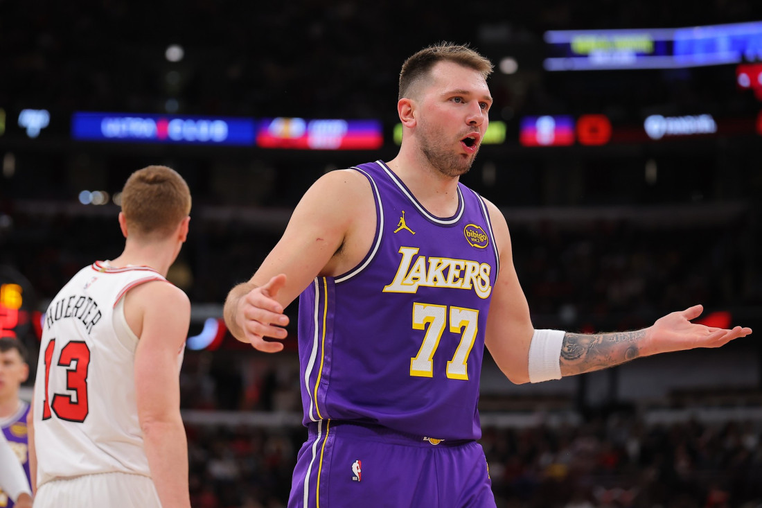 Noć rekorda i simultanki u NBA! Dončićevih 46 poena srušilo Čikago, Mičel "spakovao" 45 Orlandu!