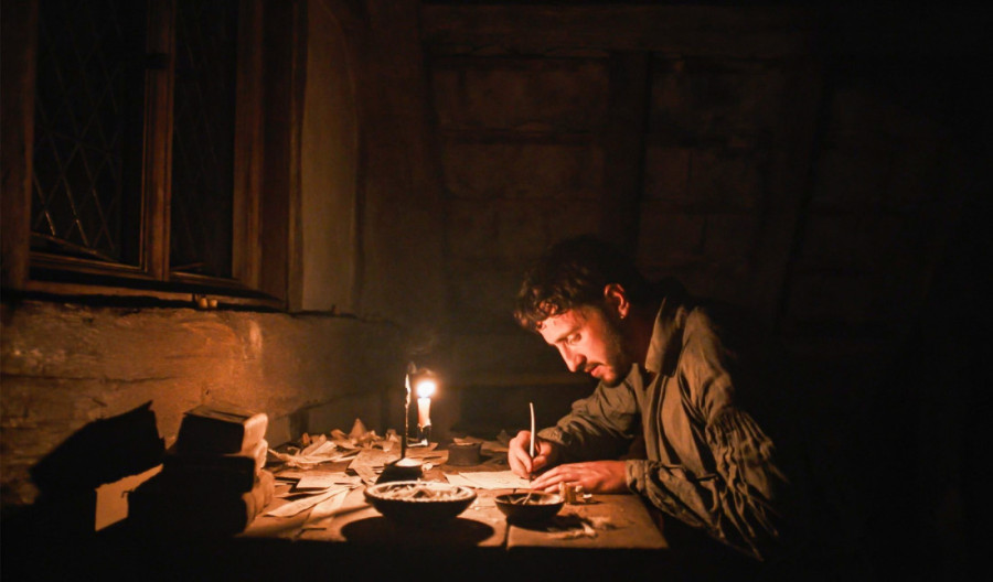 400 godina stara misterija o Šekspirovoj ženi i smrti njihovog sina: Šta je istina, a šta fikcija u filmu "Hamnet" (FOTO/VIDEO)