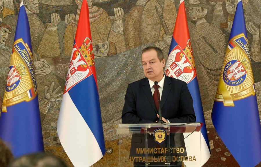 Dačić deci poginulih i ranjenih policijskih službenika: MUP će biti tu da vam pomogne