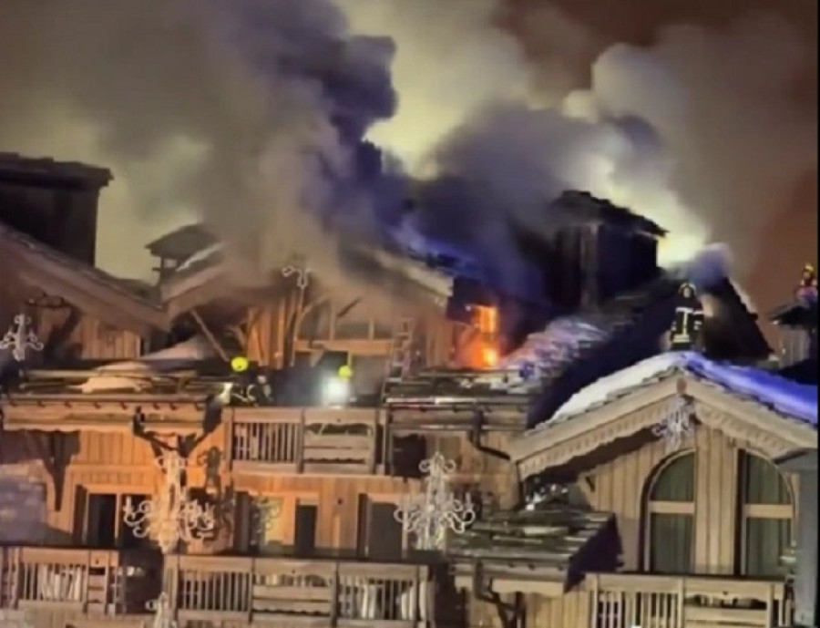 Muškarac napao poslanicu u Mineapolisu, obezbeđenje ga samlelo u treptaju oka: Poprskao je nepoznatom supstancom iz šprica (VIDEO)