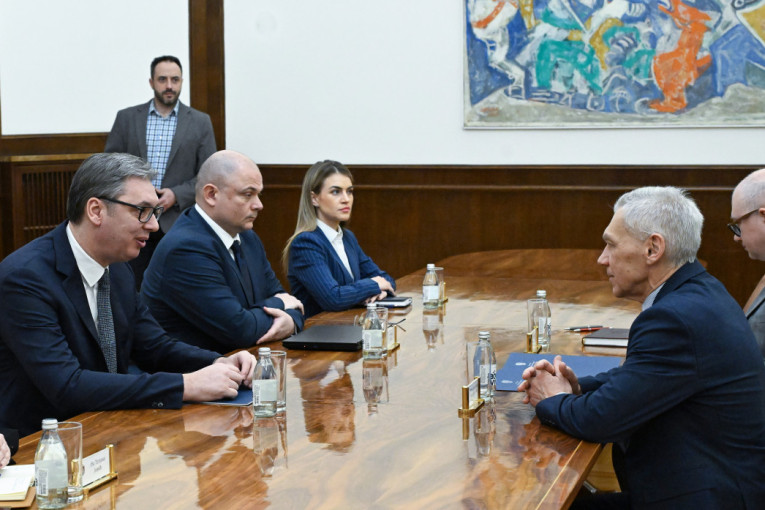 Vučić sa Bocan-Harčenkom o energetici i mogućim rešenjima za NIS