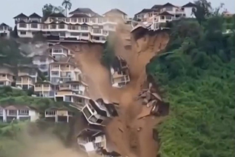 U Italiji proglašeno vanredno stanje! Zbog klizišta nestaje ceo grad na Siciliji, prizori su jezivi (VIDEO)