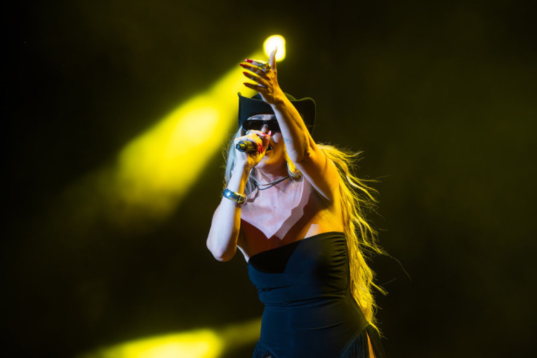 Senidah za mesec dana nastupa u Novom Sadu: Spens skoro potpuno rasprodat, a balkanska ikona najavljuje najposebniju noć do sad!