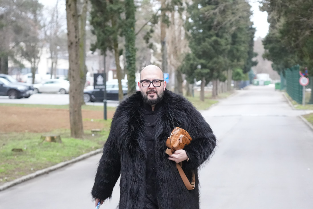 Dejan Milićević u moćnoj bundi održao ozbiljan čas: Evo pod kojim uslovom i drugi mogu da je nose! (FOTO)