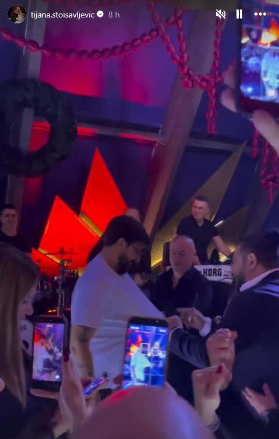 Ognjen Amidžić slavio do jutra rođenje ćerke: Đani ga iscepao, a ona kad je zapevala svi su skočili! (FOTO)