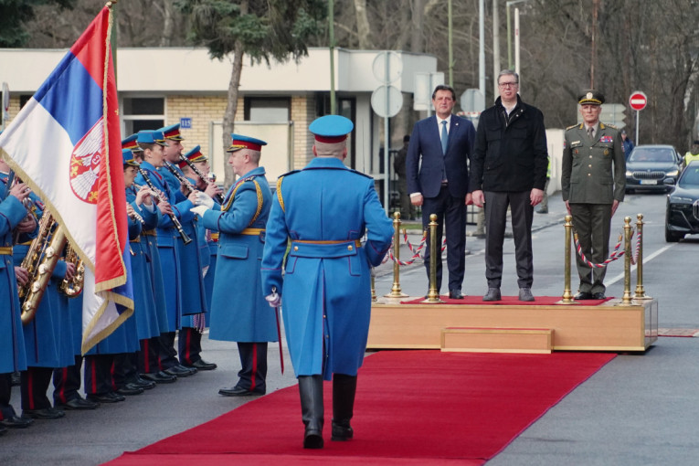 Vučić nakon sastanka na Topčideru: Zabrinut sam zbog vojnih saveza u regionu, govorili smo o vojnom roku od 75 dana - uskoro odluka o tome