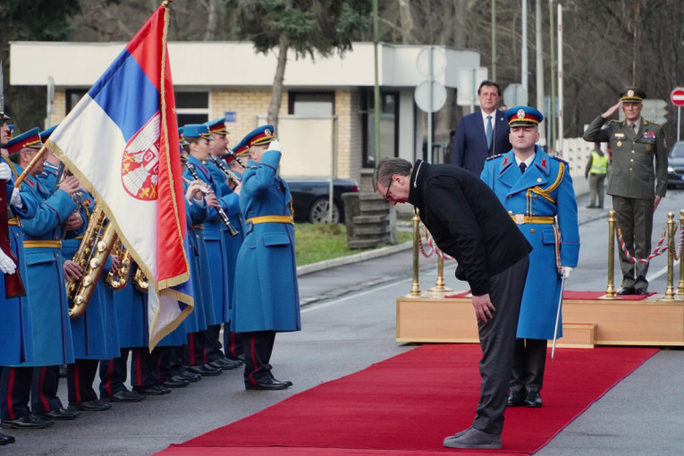 Vučić nakon sastanka na Topčideru: Zabrinut sam zbog vojnih saveza u regionu, govorili smo o vojnom roku od 75 dana - uskoro odluka o tome