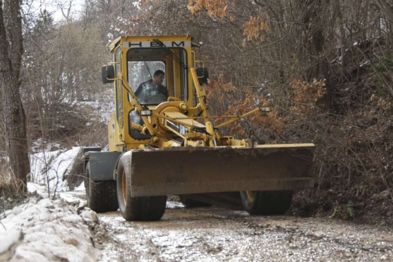Putevi Srbije: Blokade teretnog saobraćaja na 22 prelaza (FOTO)