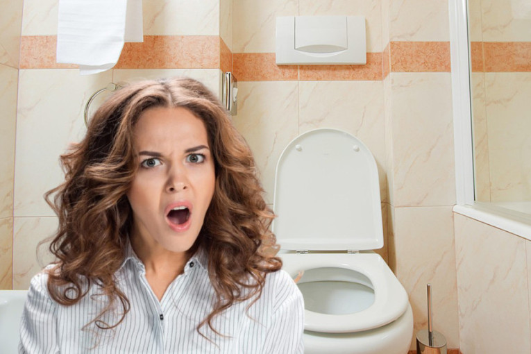 Šok u restoranu! Ispod WC-daske pronašla skrivenu kameru koja je emitovala snimak uživo