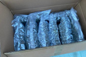 Pao sa 74 kilograma marihuane! Policija zaustavila "opel", droga bila spremna za tržište