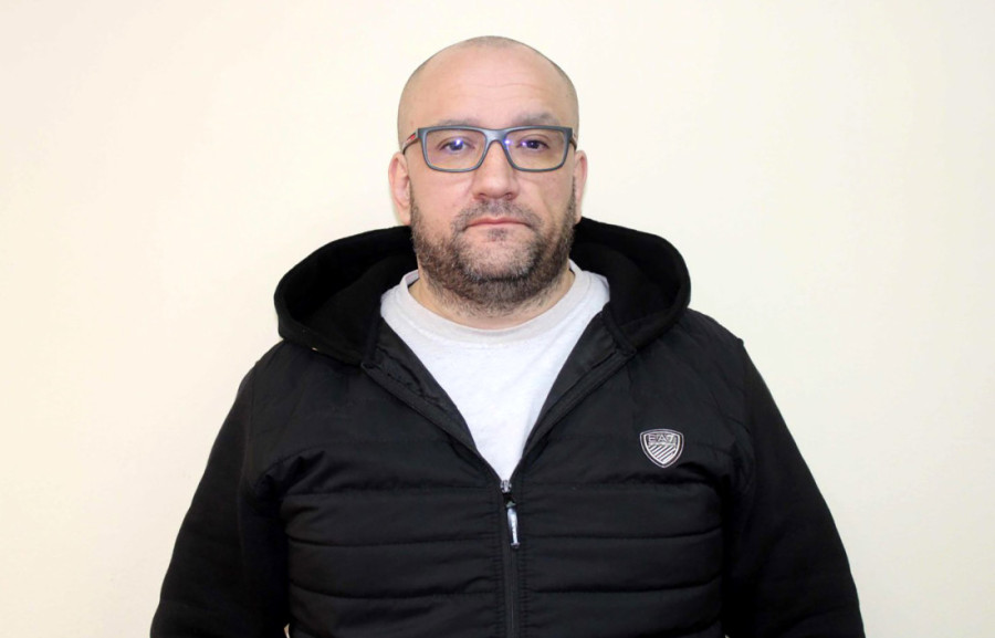 Ako ga prepoznajete, odmah pozovite policiju: On je doveo mnoge ljude u zabludu!