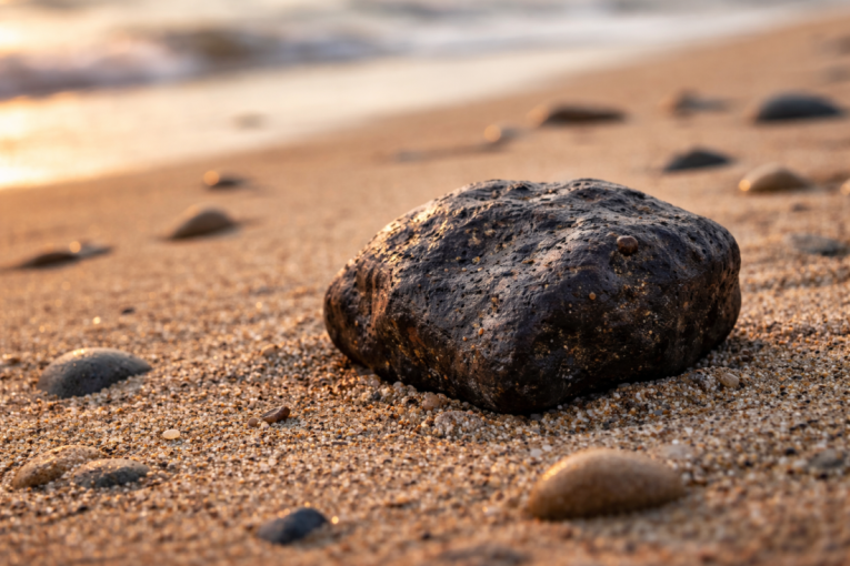 Mislila je da je samo običan kamen: Jedna devojčica iz Velsa nije mogla ni da nasluti da je došla do istorijskog otkrića (FOTO)