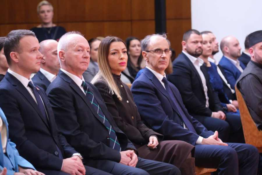 Vučićeva inicijativa oživljava Srbiju van velikih gradova - 22 mlada privrednika iz 10 okruga dobilo rešenje od Ministarstva privrede