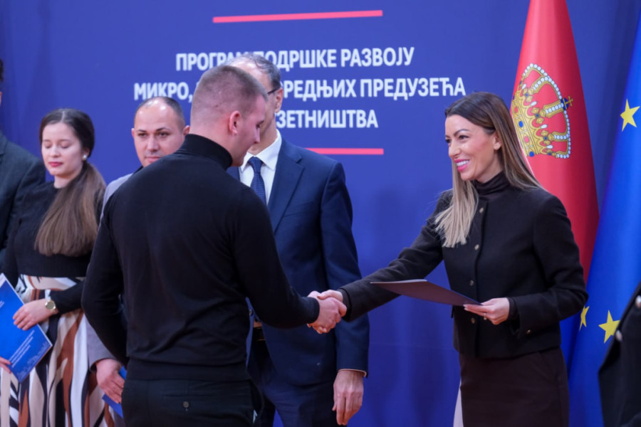 Vučićeva inicijativa oživljava Srbiju van velikih gradova - 22 mlada privrednika iz 10 okruga dobilo rešenje od Ministarstva privrede