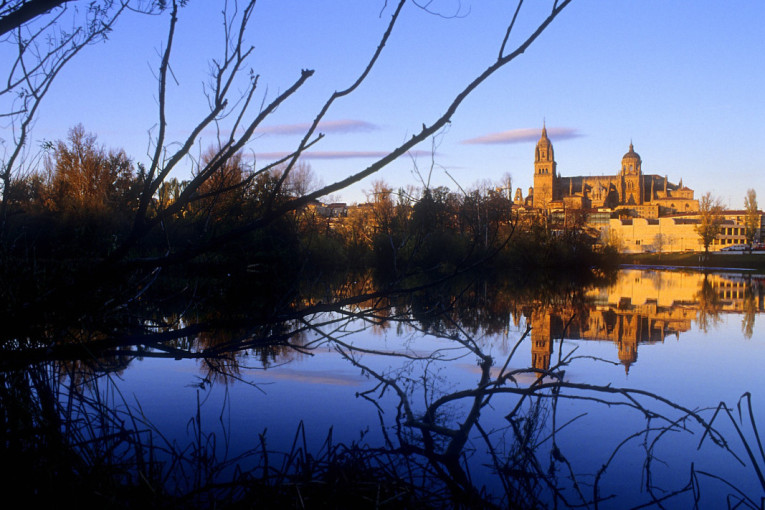 Španski grad koji zaista vredi posetiti: Mostovi i trgovi vas vode kroz vreme i otkrivaju zlatne fasade starog sveta (FOTO)