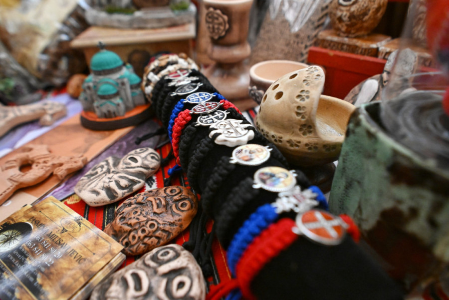 Premijer Macut i ministarka Mesarović uručili 120 rešenja ženama preduzetnicama! (FOTO/VIDEO)