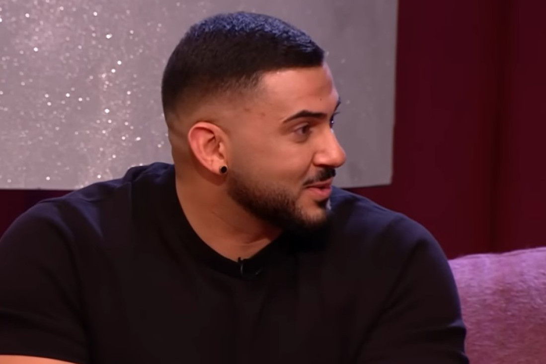 Šokirao javnost! Pevaču se udvaraju poznati muškarci, a sad otkriva: Imaju li supruge?