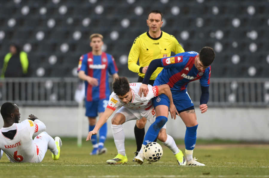 Partizan kiksnuo već na startu! Uprkos igraču više, ostala "nula", Zvezda može da se vrati na prvo mesto (FOTO)