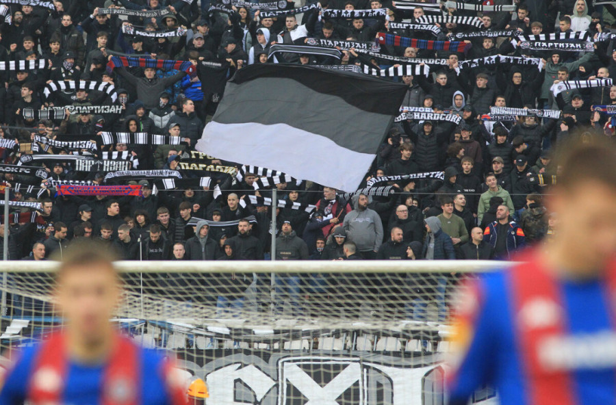 Partizan kiksnuo već na startu! Uprkos igraču više, ostala "nula", Zvezda može da se vrati na prvo mesto (FOTO)