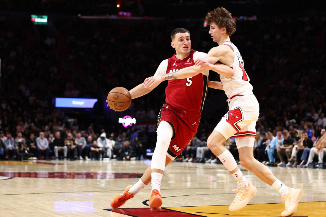 Jović se još muči, desetkovani Čikago šokirao Majami!