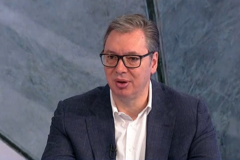 Vučić danas na prezentaciji robota kompanije AGIBOT Innovation, pa sa ambasadorom Uzbekistana