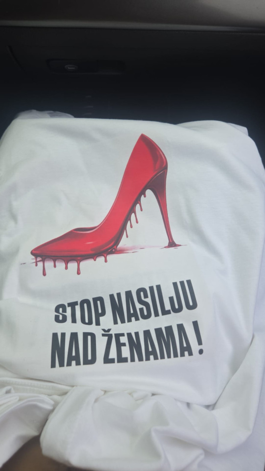 Blokaderi u Kuli brutalno pretukli građane koji se bore protiv nasilja nad ženama!