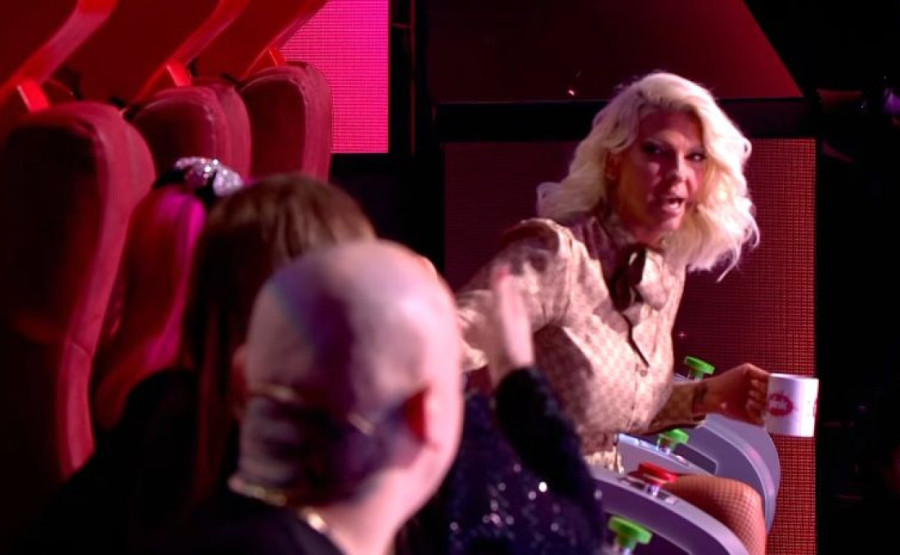 Ovaj muškarac je Karleuši najveća podrška nakon skandala s Duškom: Isplivala fotka iz restorana!