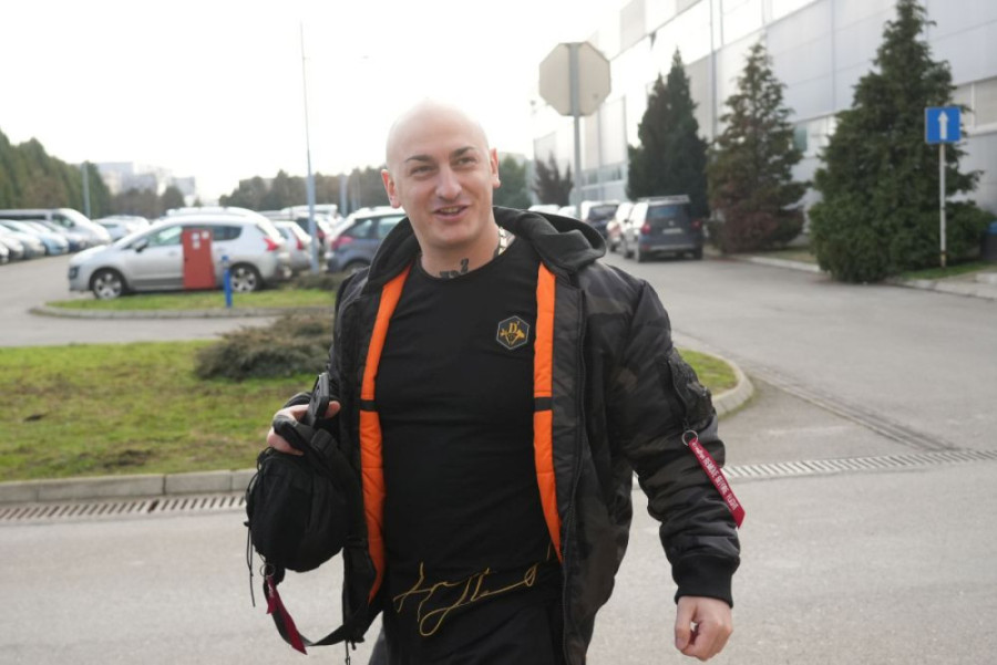 "Napolje!" Crnogorci ponovo pokušavaju da zabrane Desingericu - ovo su detalji (FOTO)