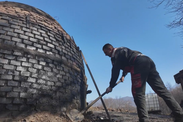 Nekada crno zlato u selima, a danas se sve ređe pravi: Porodica u ovom kraju Srbije od zanata ne odustaje