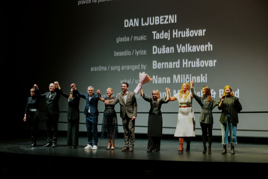 Ovacije za Anicu Dobru: Održana beogradska premijera filma "Belo se pere na devedeset" (FOTO/VIDEO)