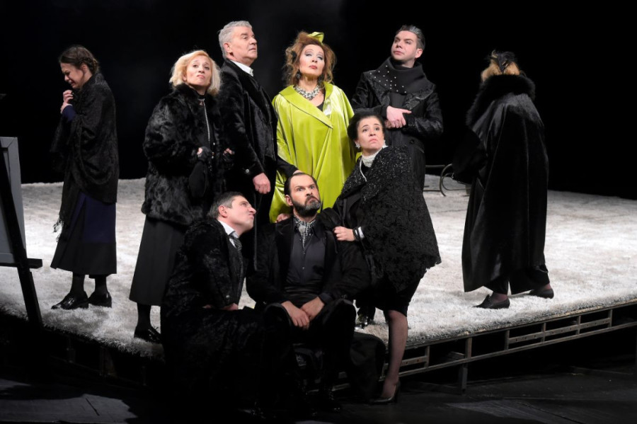 "Ožalošćena porodica" jubilarni 50. put na sceni Narodnog pozorišta: Još jedno čudo Jagoša Markovića (FOTO)