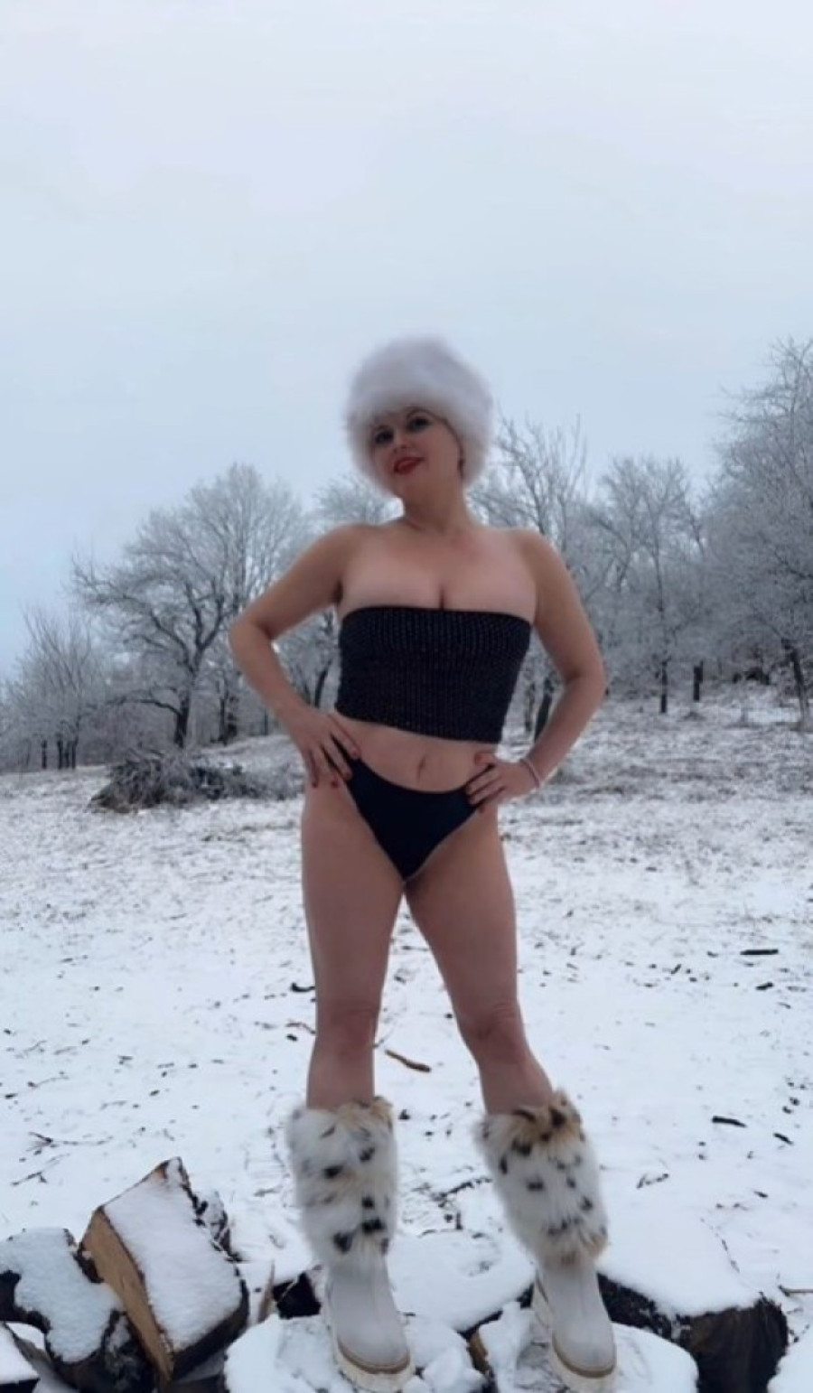 Maja Nikolić prkosi minusu! Polugola pozirala na snegu i šokirala javnost (FOTO)