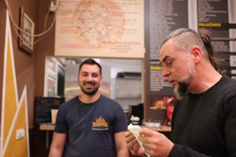 NAJLJUĆA PLJESKAVICA u gradu: Zbog nje i šampioni plaču! (VIDEO)