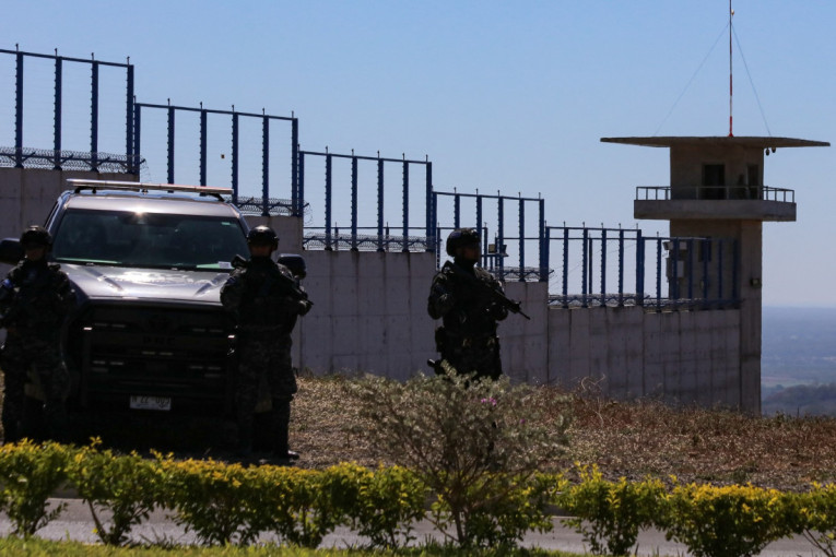 Jezivi prizori uz granicu: Nađena četiri obezglavljena tela žena