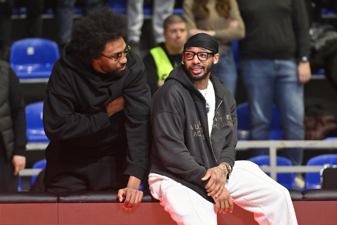 Karlik Džons otkrio kada se vraća na parket, pa stao u zaštitu Džabarija Parkera: Nije on  taj zli negativac!