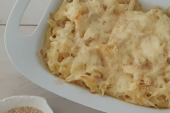 Recept dana: Zapečene makarone sa piletinom i hrskavim susamom, svi će tražiti repete