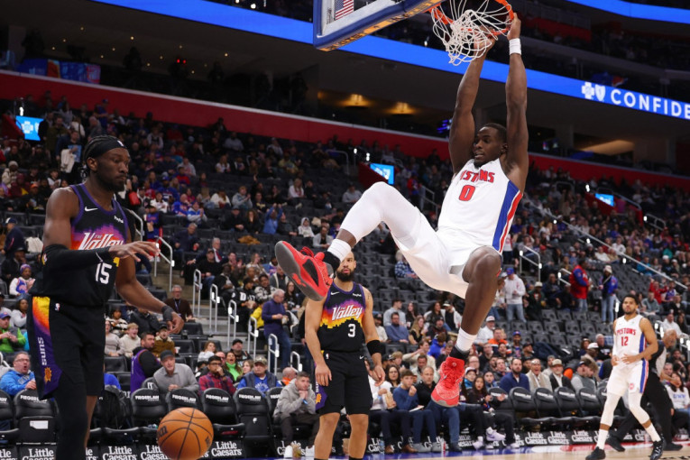 Ovo se baš retko viđa: Ol star igrač nastupa u zakucavanjima!