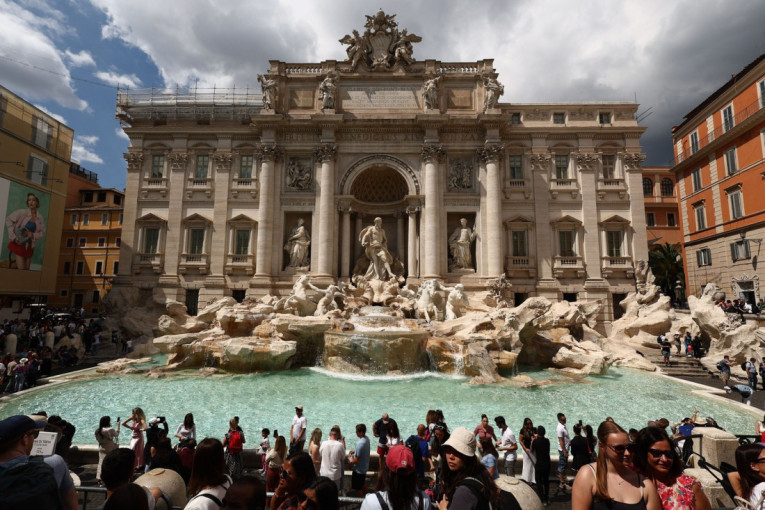 Hoćete da ubacite novčić? Prvo ćete morati da platite - evo koliko košta ulaz za obilazak Fontane di Trevi
