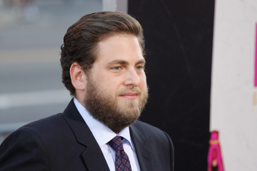 Dramatičan prizor koji je šokirao svet: Glumac Kevin Džejms uplakan sa bidermajerom u rukama na Superboulu (VIDEO)