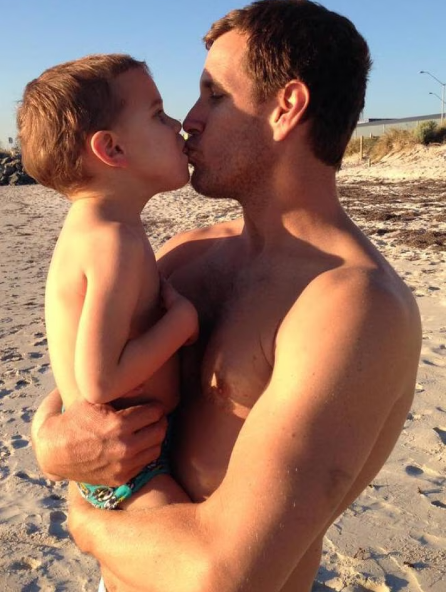 Roditelji ubili autistične sinove, pa presudili sebi: Usmrtili i ljubimce, a komšije i prijatelji ih pravdaju