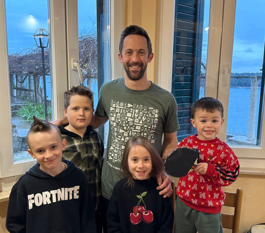 Majka s četvoro dece pobegla zbog "smaka sveta" iz Amerike: Uhvaćena u Dubrovniku posle mudrog poteza jednog mališana