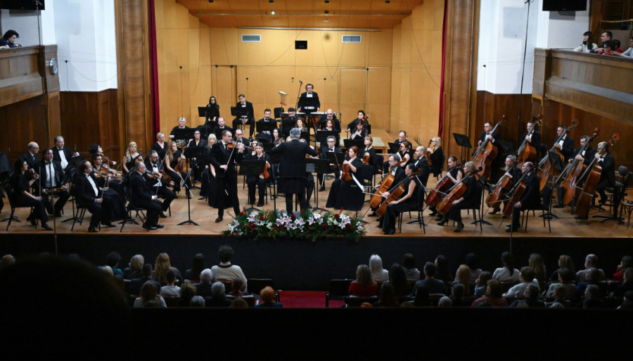 Gromoglasni aplauz za Stefana Milenkovića: Spektakularnim koncertom obeležen Dan Velike dvorane Kolarca (FOTO)