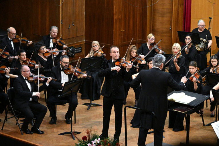 Gromoglasni aplauz za Stefana Milenkovića: Spektakularnim koncertom obeležen Dan Velike dvorane Kolarca (FOTO)