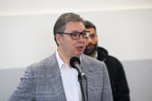 "Jutarnji sendvič u Novom Sadu" Vučić doručkovao sa Vučevićem i njegovim sinovima ispred kioska sa brzom hranom (FOTO)