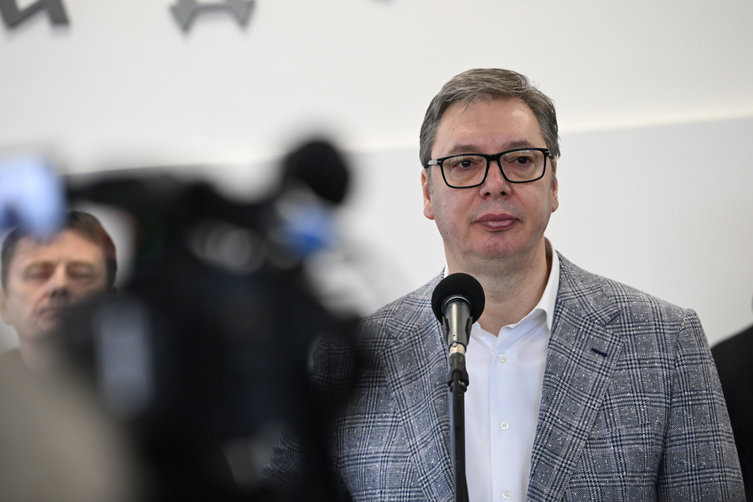 Vučić otvorio rekonstruisanu gimnaziju u Mladenovcu:  Uložili smo 3 miliona evra, ovo moramo da radimo i u drugim mestima (VIDEO/FOTO)