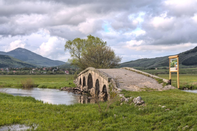 Pravo čudo prirode: Najkrivudavija reka na svetu se krije u komšiluku (VIDEO)