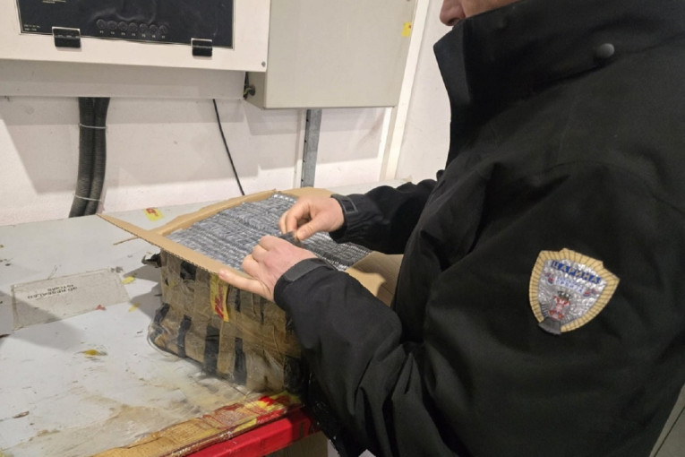 Kuriri kao paravan! Carinici zaplenili više od milion tableta (FOTO)