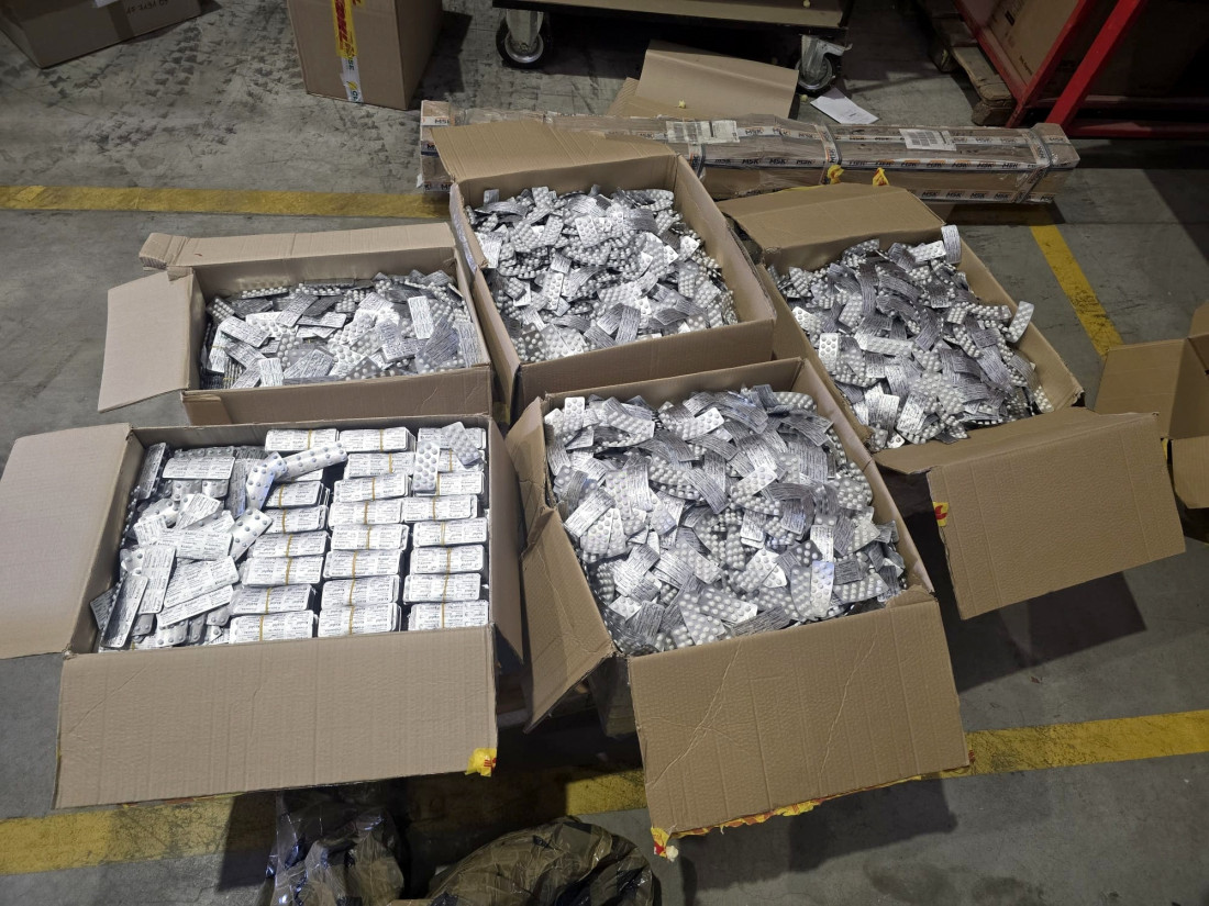 Kuriri kao paravan! Carinici zaplenili više od milion tableta (FOTO)